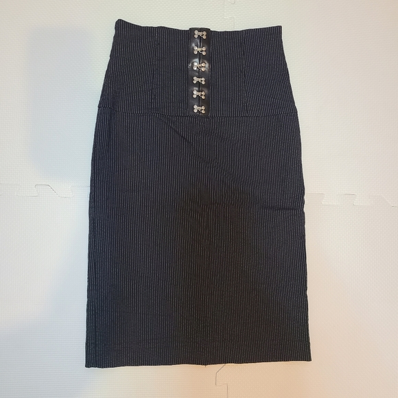 Seduction Pin Stripe Pencil Skirt Size S - Picture 1 of 3